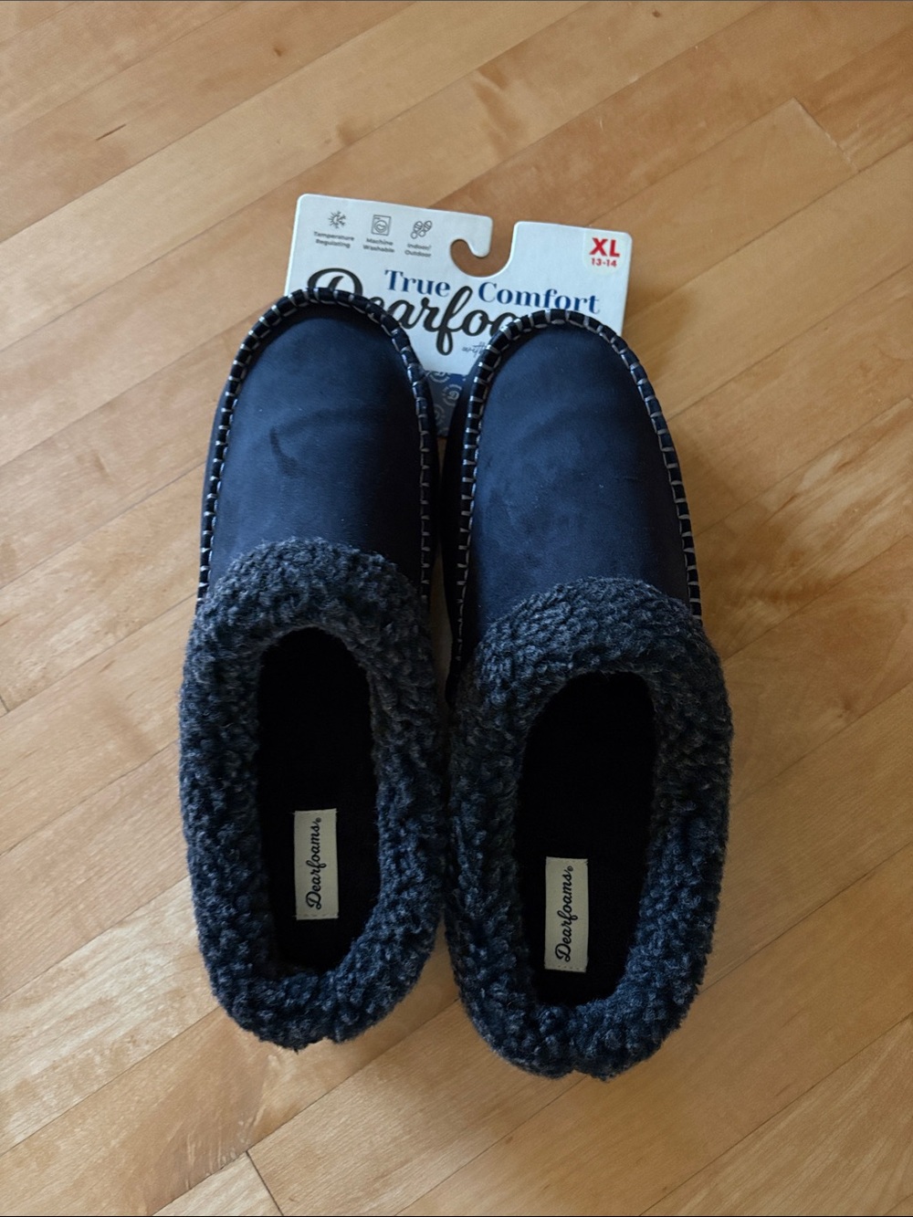 dearfoams Black Men’s Faux-Sherpa Slip-On Loafers